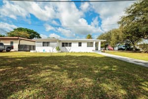 296 Navajo St, Miami Springs