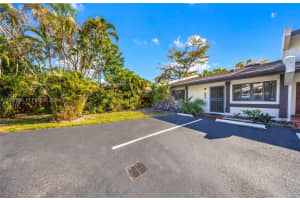 567 Ne 199th Ter 1s Miami, FL 33179 - MLS#A11967887