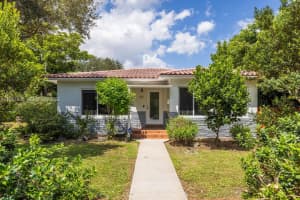 801 Ne 118th St Biscayne Park, FL 33161 - MLS#A11967900