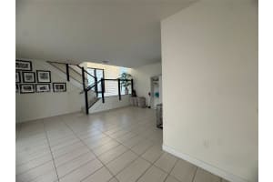 10240 Nw 76th Ter Doral, FL 33178 - MLS#A11968008