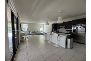 10240 Nw 76th Ter Doral, FL 33178 - MLS#A11968008