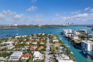 10121 E Broadview Dr Bay Harbor Islands, FL 33154 - MLS#A11968034