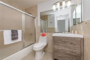 5132 Nw 106th Ave Doral, FL 33178 - MLS#A11968091