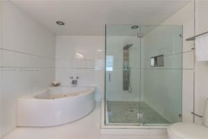 5132 Nw 106th Ave Doral, FL 33178 - MLS#A11968091