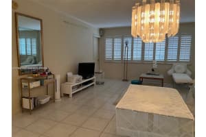 215 Se 3rd Ave 3 D Hallandale Beach, FL 33009 - MLS#A11968120