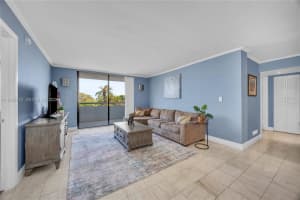 7300 Wayne Ave 405 Miami Beach, FL 33141 - MLS#A11968172