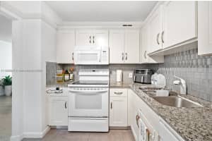 100 Bayview Dr 1418 Sunny Isles Beach, FL 33160 - MLS#A11968175