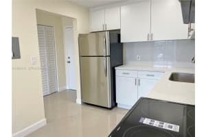 16950 W Dixie Hwy A322 North Miami Beach, FL 33160 - MLS#A11968213