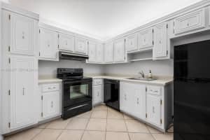 2861 Somerset Dr 104 Lauderdale Lakes, FL 33311 - MLS#A11968237