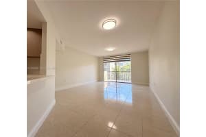 8353 Lake Dr 404 Doral, FL 33166 - MLS#A11968256