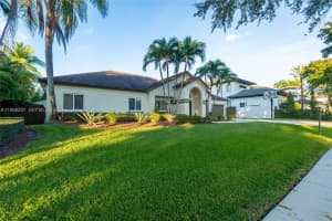 8235 Nw 157th Ter Miami Lakes, FL 33016 Sold 03/20/26