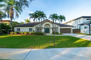 8235 Nw 157th Ter Miami Lakes, FL 33016 Sold 03/20/26
