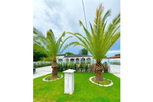 2121 Sw 61st Ave, Miami