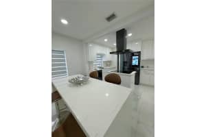 2121 Sw 61st Ave Miami, FL 33155 - MLS#A11968273