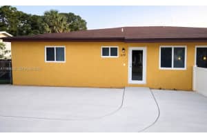 1332 Nw 7th Pl Fort Lauderdale, FL 33311 - MLS#A11968325