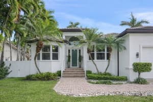 7431 Center Bay Dr, North Bay Village