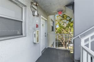 112 Royal Park Dr 3h Oakland Park, FL 33309 - MLS#A11968337