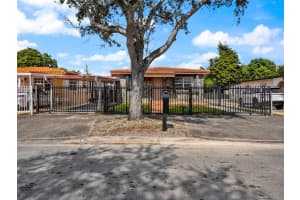 761 E 45th St, Hialeah