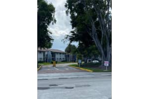 7030 Nw 179th St 205, Hialeah
