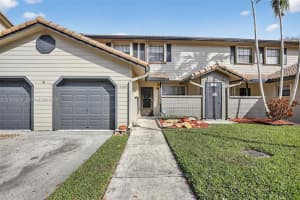 9080 Vineyard Lake Dr, Plantation, FL 33324, - MLS#A11968508