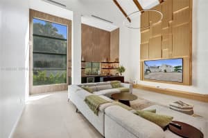 1977 S Oak Haven Cir Miami, FL 33179 - MLS#A11968519