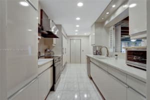 9290 Sw 117th Ter Pinecrest, FL 33176 - MLS#A11968530