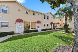 307 Waterside Dr Hypoluxo, FL 33462 - MLS#A11968571