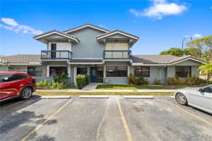 10908 Nw 7th St 403, Miami