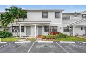 10413 Nw 6th St Pembroke Pines, FL 33026 - MLS#A11968689
