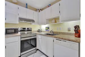 2861 Somerset Dr 211 Lauderdale Lakes, FL 33311 - MLS#A11968693