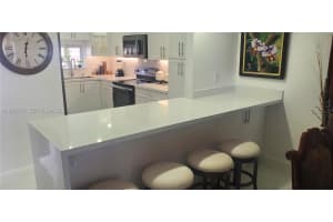 9720 S Hollybrook Lake Dr 303, Pembroke Pines