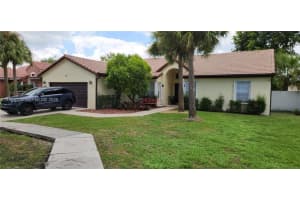 19922 Nw 88th Ave, Miami