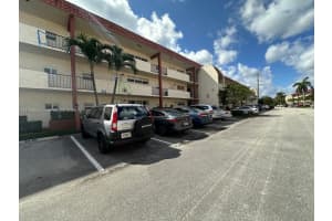 8960 S Hollybrook Blvd 109 Pembroke Pines, FL 33025 - MLS#A11968832