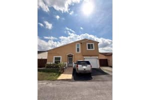 19804 Nw 67th Ct, Hialeah
