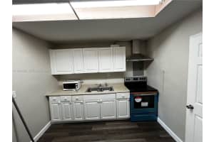 816 Beech Rd West Palm Beach, FL 33409 - MLS#A11968990