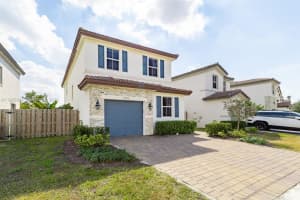 2370 Nw 131st Cir, Miami