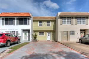1675 W 72nd St, Hialeah