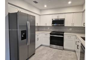 MLS# A11969028, Hollywood, Florida 33021