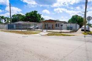 1990 Nw 154th St Miami Gardens, FL 33054 - MLS#A11969037