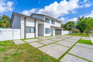 6325 Nw 200th St Hialeah, FL 33015 - MLS#A11969108