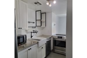 880 Ne 69th St 4l Miami, FL 33138 - MLS#A11969136