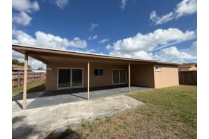 4460 Nw 43rd St Lauderdale Lakes, FL 33319 - MLS#A11969138