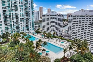 950 Brickell Bay Dr, Miami, FL 33131, Sold 05/22/26