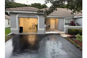 1653 Zenith Way Weston, FL 33327 - MLS#A11969193