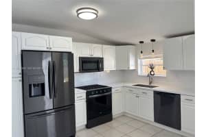 6751 Cleveland St Hollywood, FL 33024 - MLS#A11969269