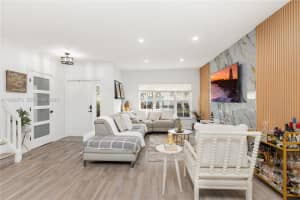 10930 Periwinkle Ln Tamarac, FL 33321 - MLS#A11969273