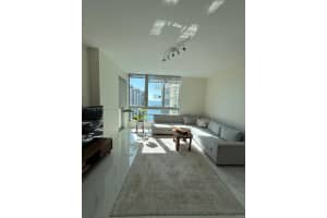 300 S Biscayne Blvd T-2806 Miami, FL 33131 - MLS#A11969323