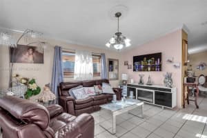 2775 W 71st Pl Hialeah, FL 33016 - MLS#A11969330