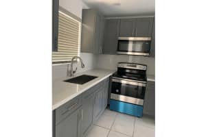 7505 Sw 82nd St 306, Miami