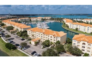 17 Harbour Isle Drive, Fort Pierce, FL 34949 - MLS#A11969356